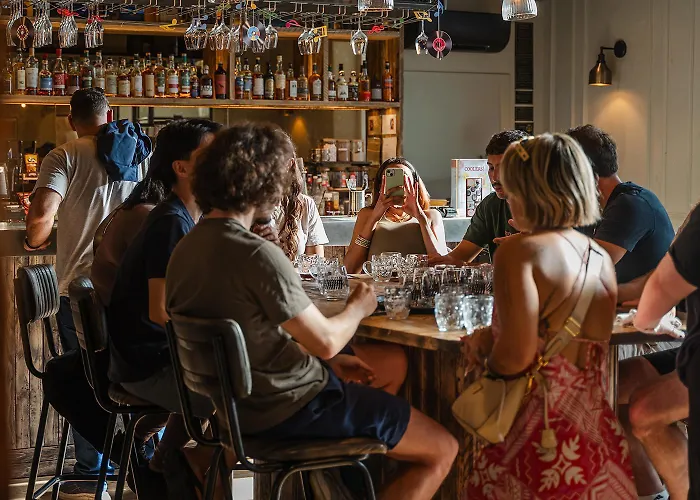 Code - The Court, EdinburghHostel